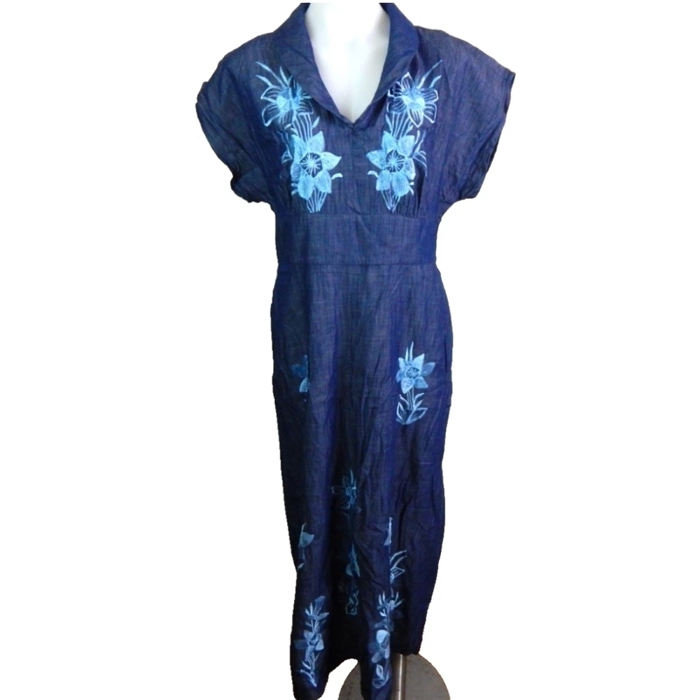 Eshakti Chambray Floral Embroidered Midi Dress‎